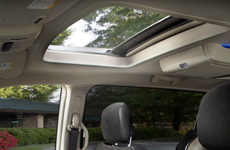 Chrysler Town & Country interior features