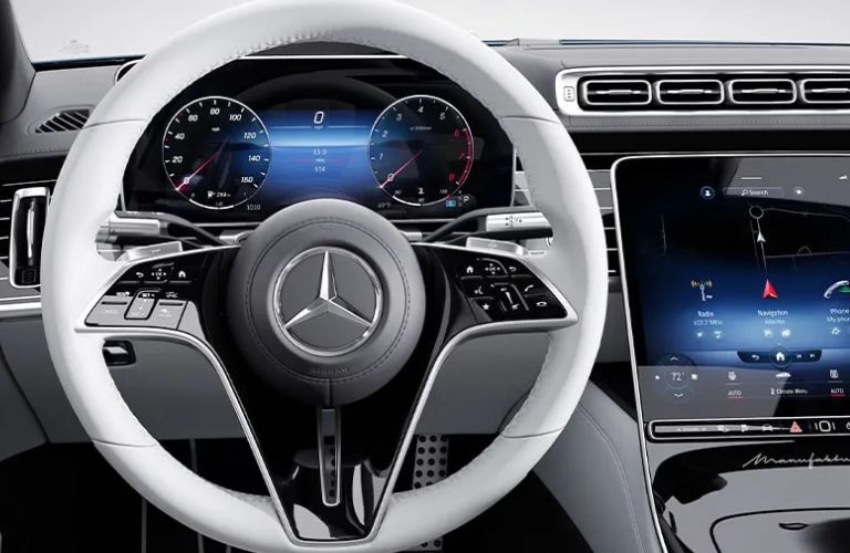 2025 Mercedes-Benz S 500 4MATIC® Sedan touchscreen display
