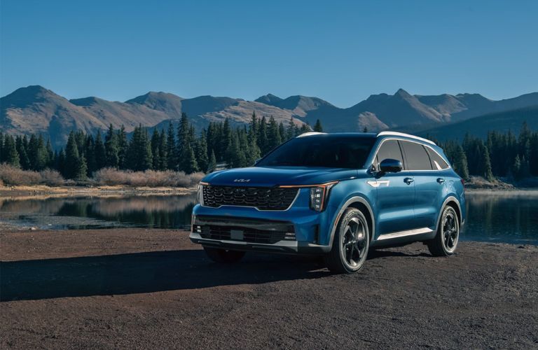 front quarter view of the 2025 Kia Sorento Hybrid