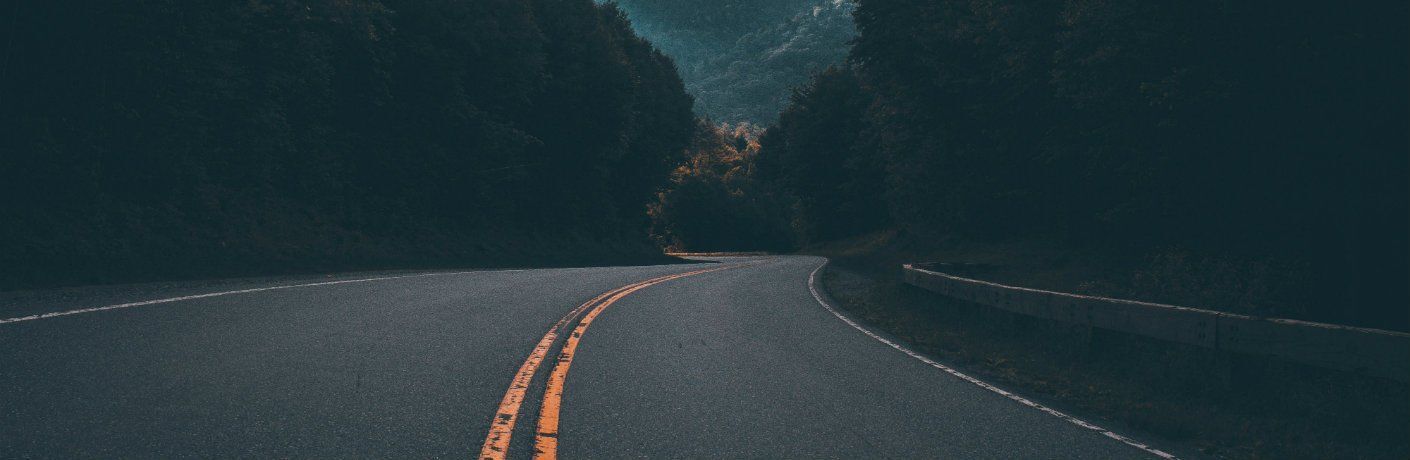 What kind of car emergency kit is recommended?