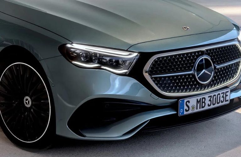 Front grille of the 2024 Mercedes Benz E-Class