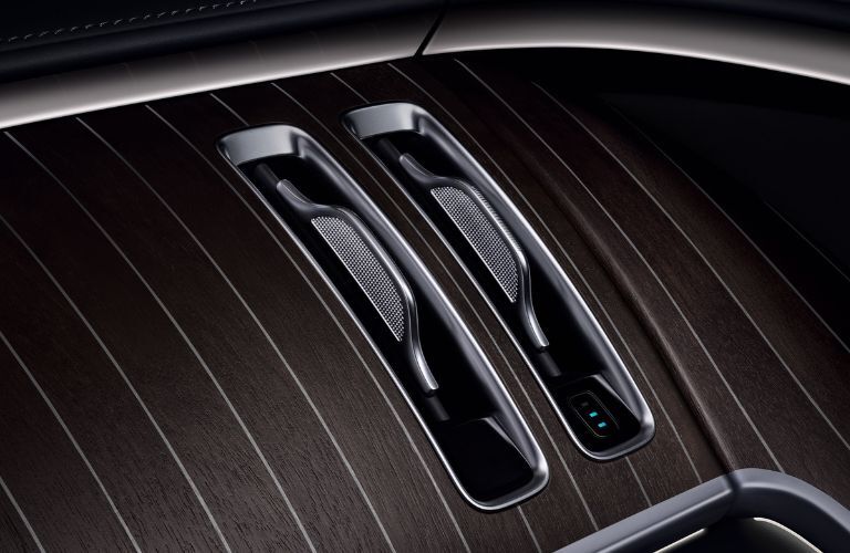 Aluminum door trim of the  2023 Mercedes-Benz S 580 4MATIC® Sedan