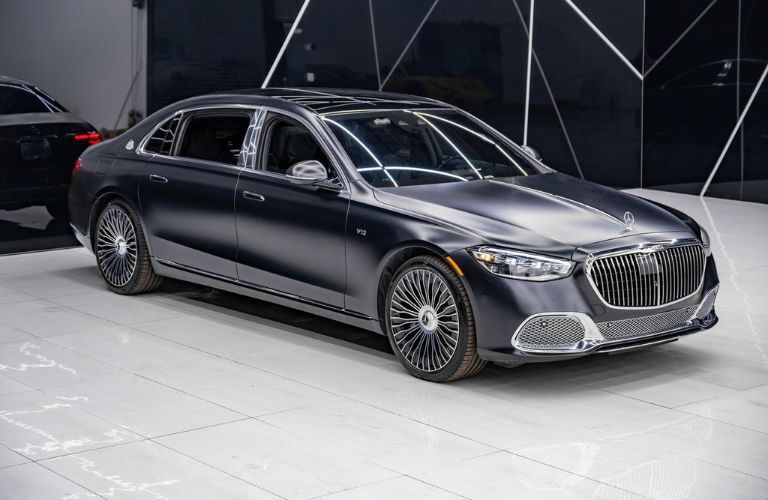 Front-quarter view of the 2024 Mercedes-Maybach® S 680 4MATIC® Gray