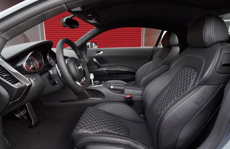 Interior view of the 2015 Audi R8