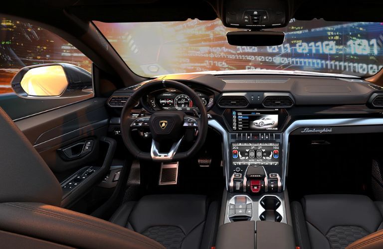 Dashboard and seats of the 2024 Lamborghini Urus S