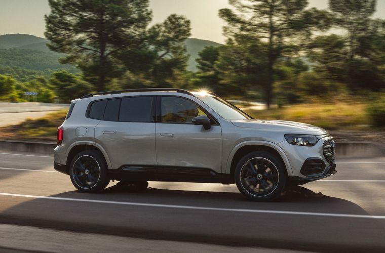 2027 Mercedes-Benz GLB exterior side view