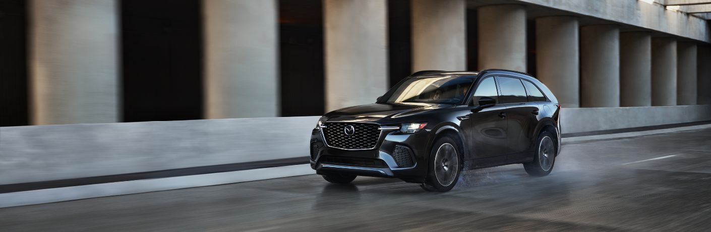 front quarter view of the 2025 Mazda CX-70