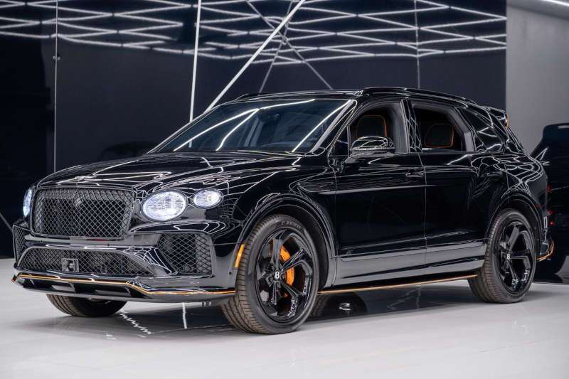 A front quarter exterior view of the 2025 Bentley Bentayga