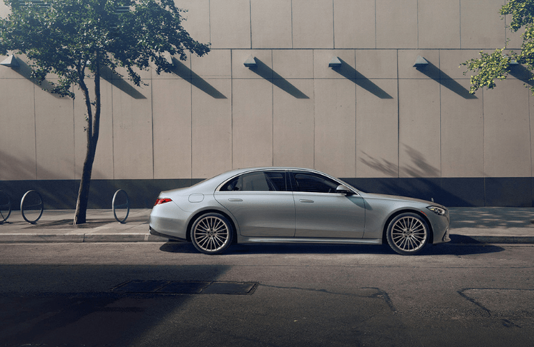 2022 Mercedes-Benz S-Class Sedan side view