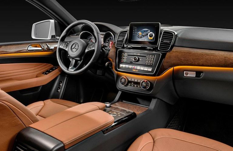 Dashboard of the 2016 Mercedes-Benz GLE-Class