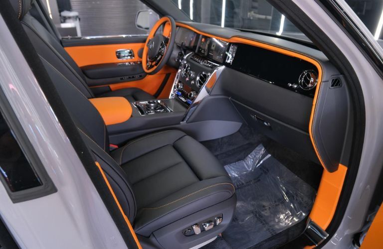 2027 Rolls-Royce Cullinan cabin view