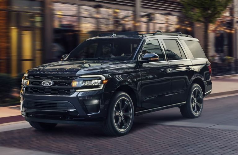 2024 Ford Expedition front and side view
