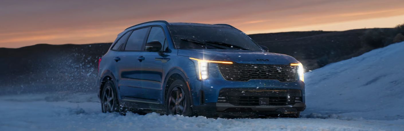 front view of the 2026 Kia Sorento Hybrid in snow