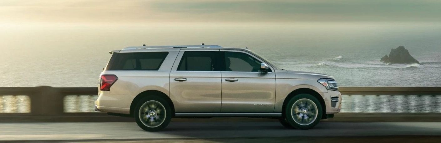 2022 Ford Expedition exterior side look