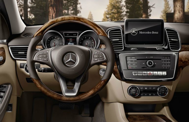 2016 GLE350 Wood-grain Steering Wheel