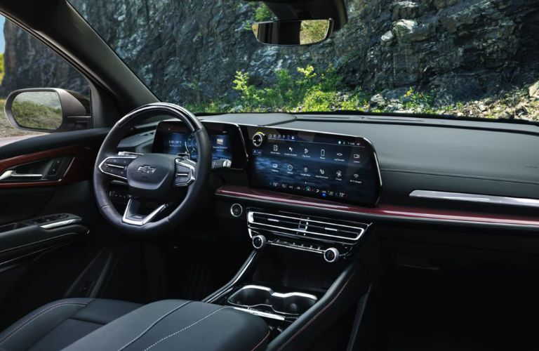 2025 Chevrolet Traverse interior front dash