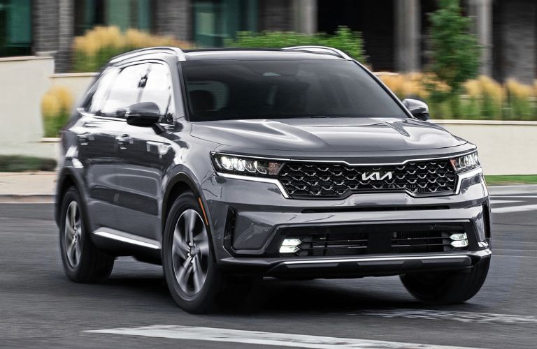 2024 Kia Sorento Hybrid side and front view