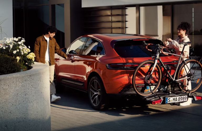 rear-mounted bike carrier of the 2026 Porsche Macan
