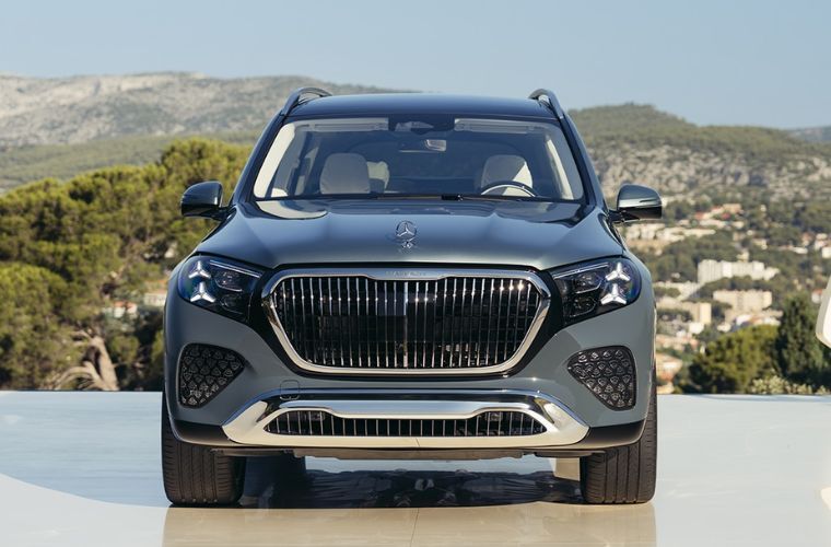 2027 Mercedes-Maybach GLS 680 exterior front view