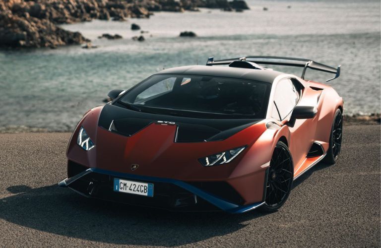 2023 Lamborghini Huracan exterior looks