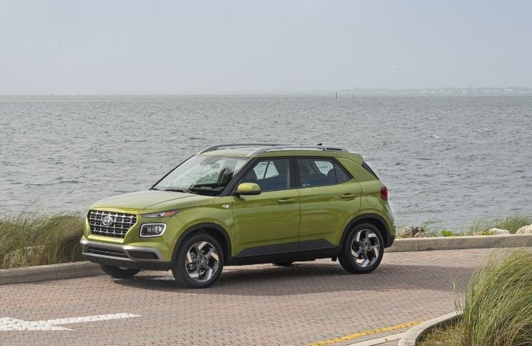 2022 Hyundai Venue exterior front side look