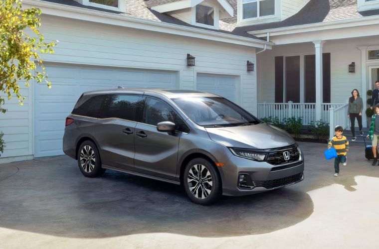 2026 Honda Odyssey Touring exterior front side view
