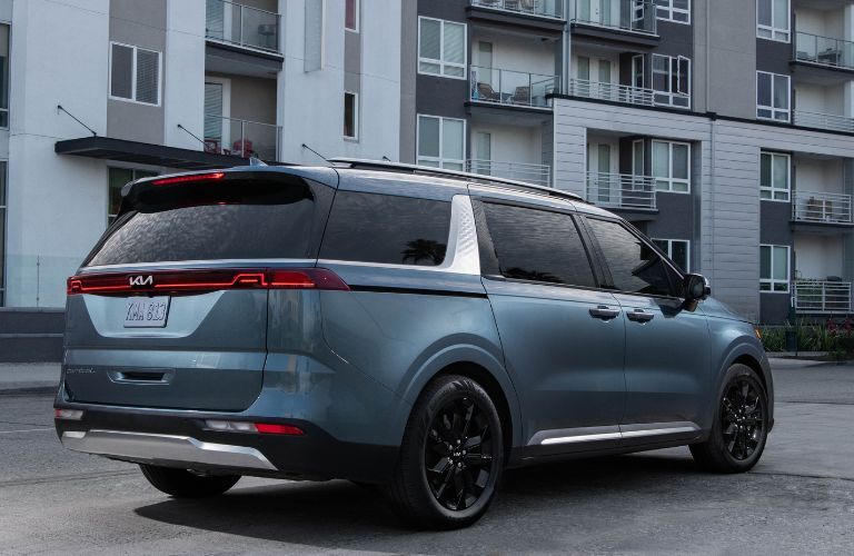 2024 Kia Carnival exterior rear looks