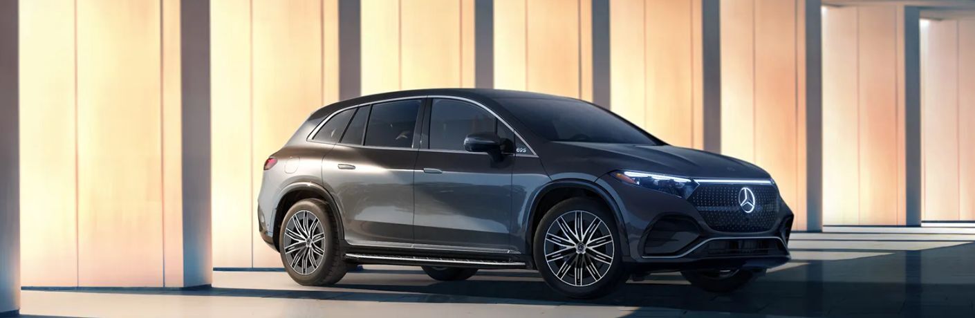 2025 Mercedes-Benz EQS SUV exterior front side view