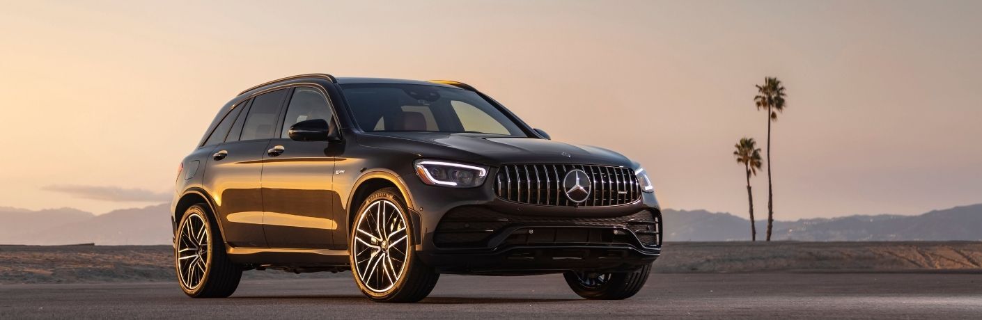 2021 MB GLC SUV exterior front fascia passenger side in desert A image