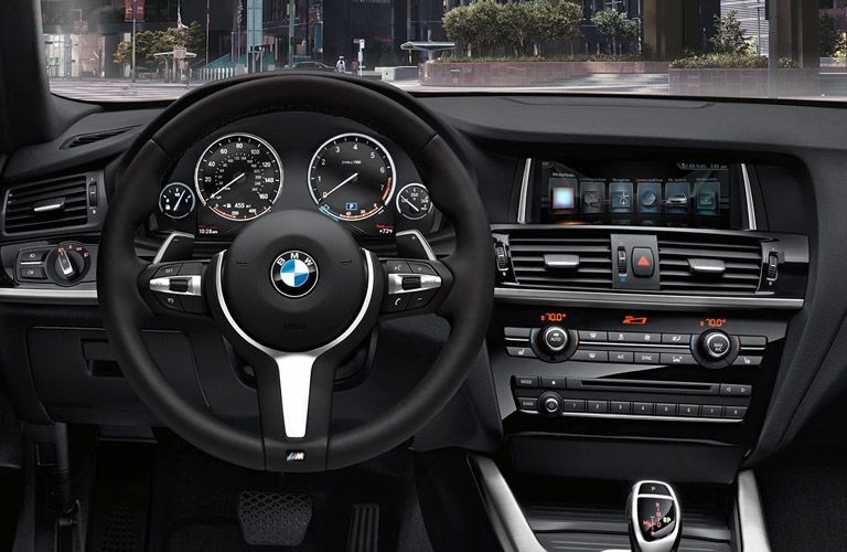 2017 BMW X4's steering wheel