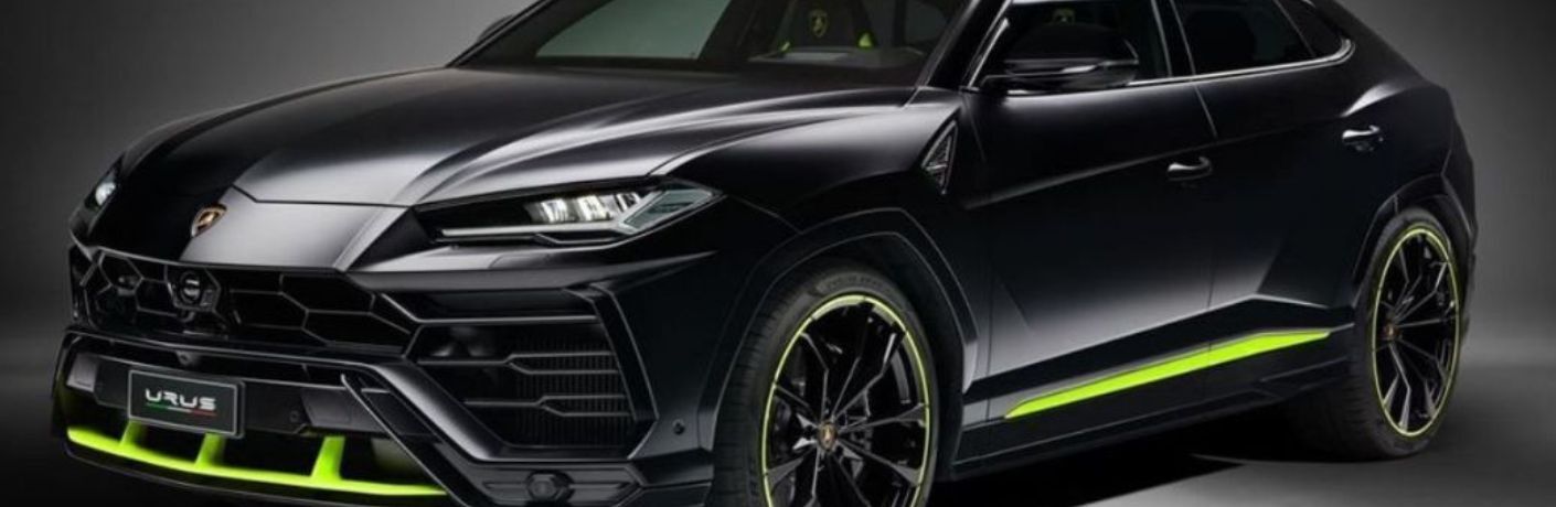 Front-quarter view of the used 2019 Lamborghini Urus Base Black