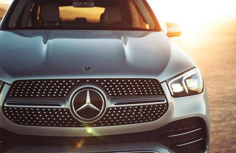 2020 MB GLE SUV front fascia close up sun background