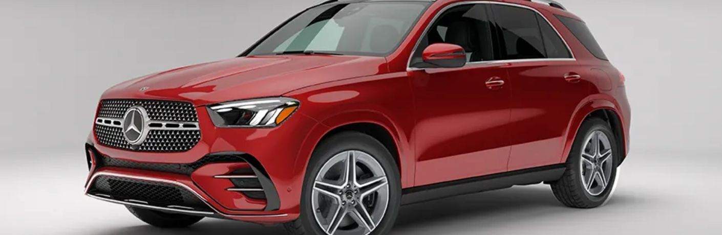 Front three quarter view of the 2024 Mercedes-Benz GLE 580 4MATIC®