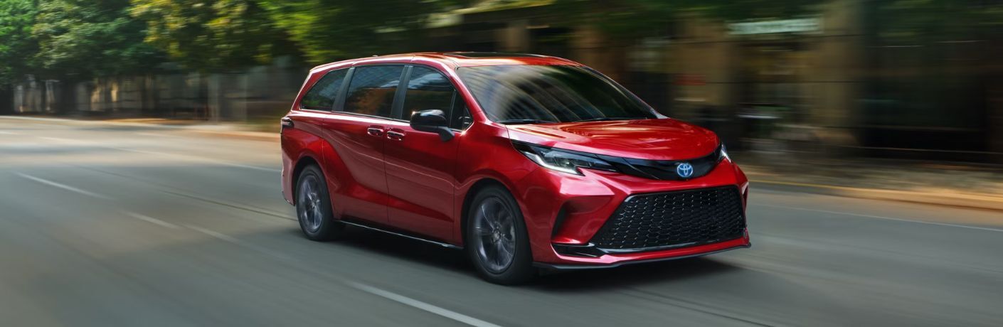 front quarter view of the 2025 Toyota Sienna