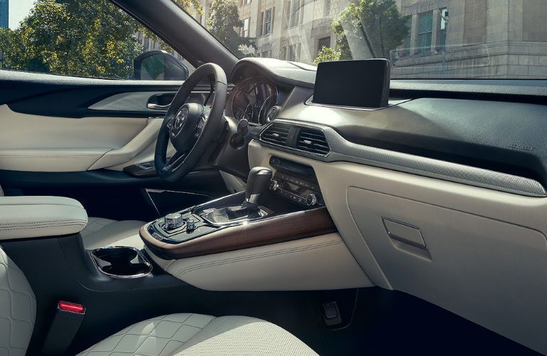 Front console of the 2022 Mazda CX-9