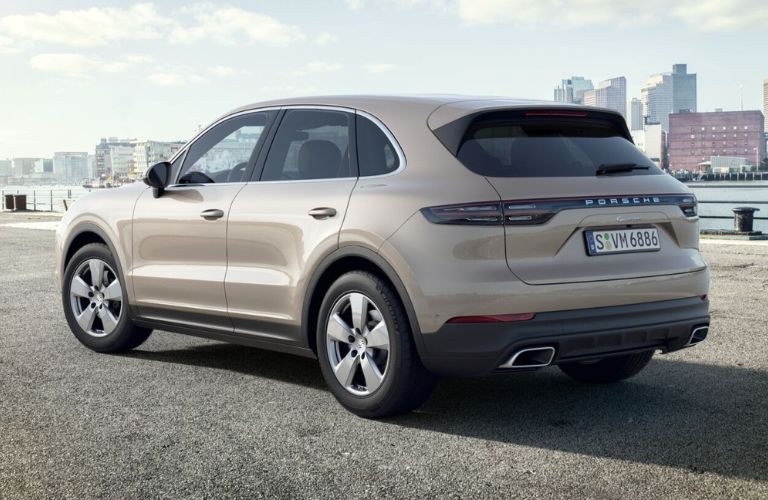 Rearview of the 2023 Porsche Cayenne