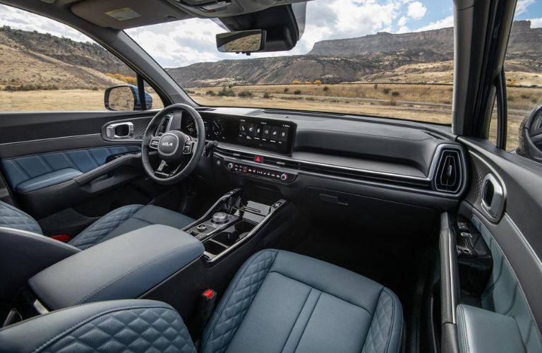cockpit of the 2025 Kia Sorento Hybrid