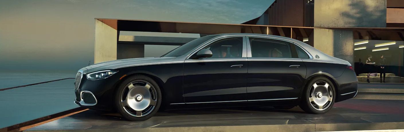 Side view of the 2023 Mercedes-Benz Maybach S 580 4MATIC® Sedan