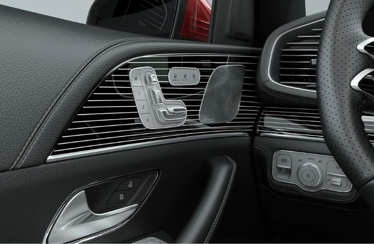 2026 Mercedes-Benz GLE door interior image