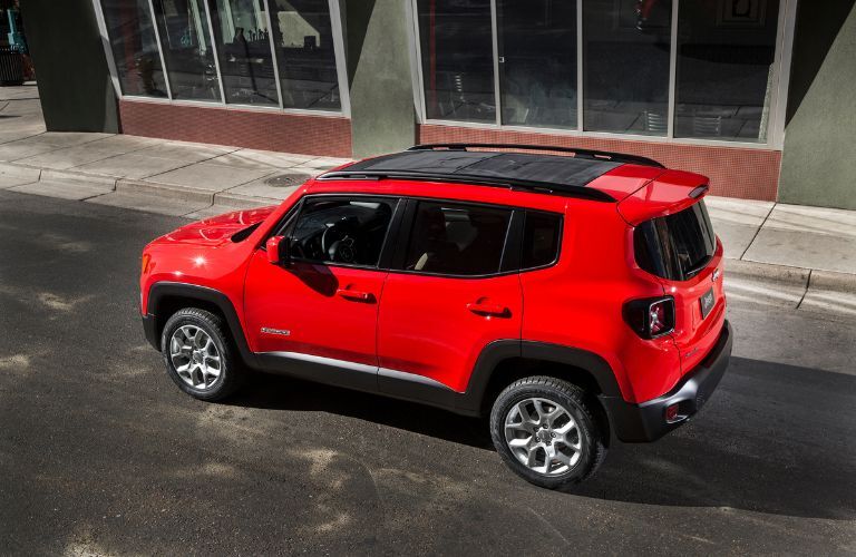 Top rear-three-quarter view of the 2018 Jeep Renegade