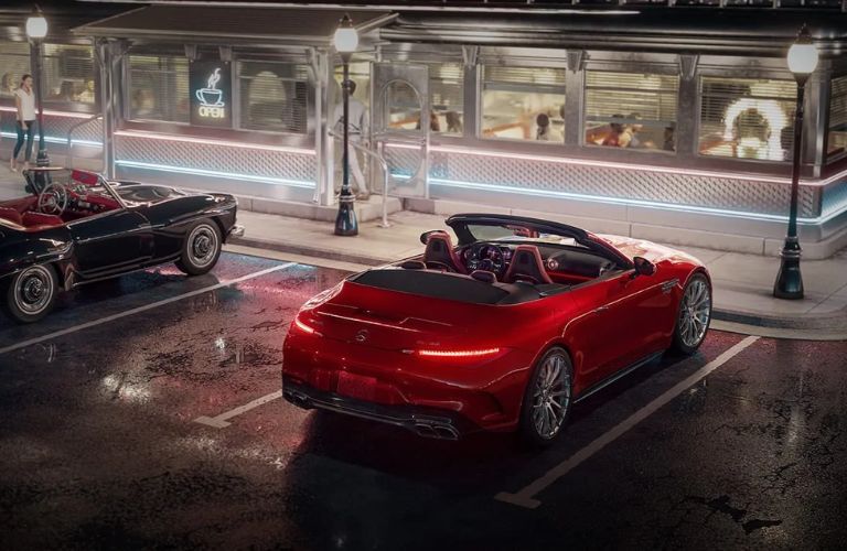 Rear view of the 2023 Mercedes-Benz AMG® SL 63 Roadster in Patagonia Red