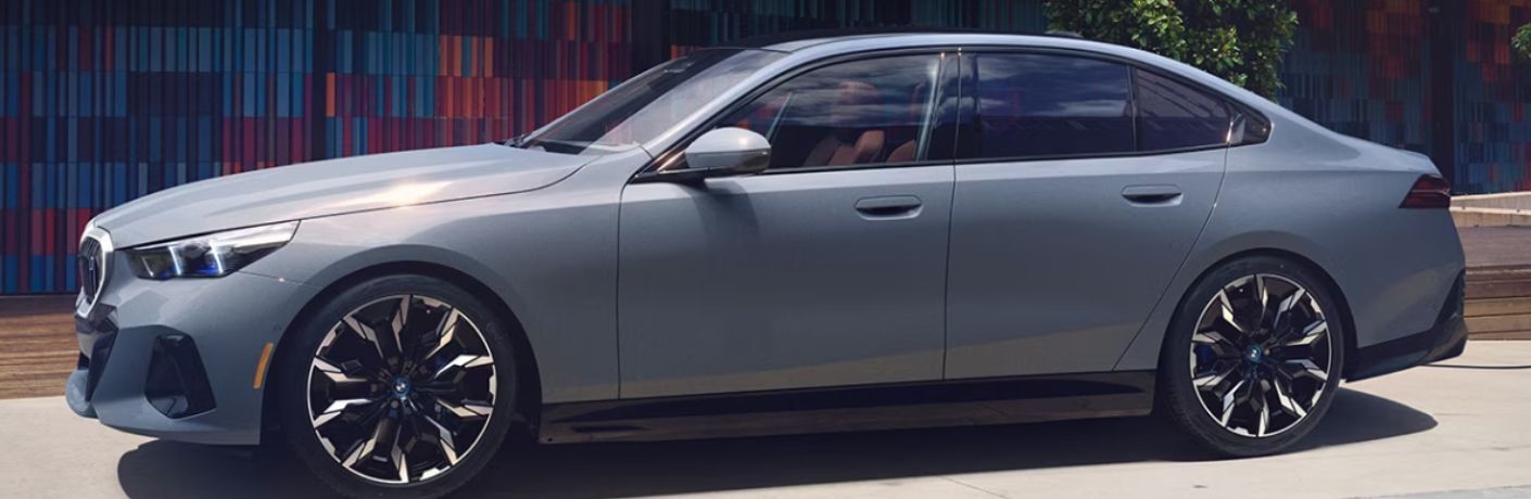 2024 BMW i5 sideview