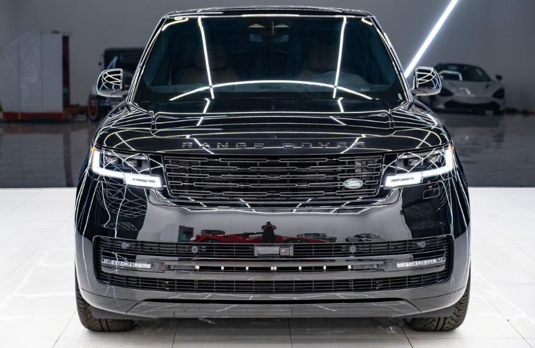 Front view of the 2026 Land Rover Range Rover SE
