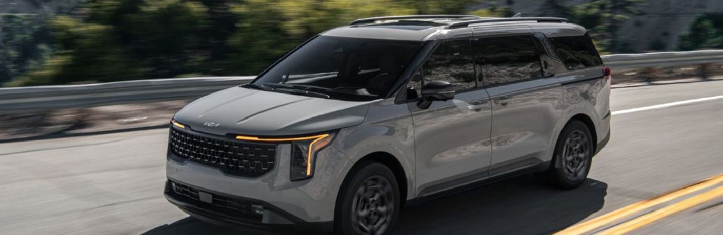 front view of the 2025 Kia Carnival