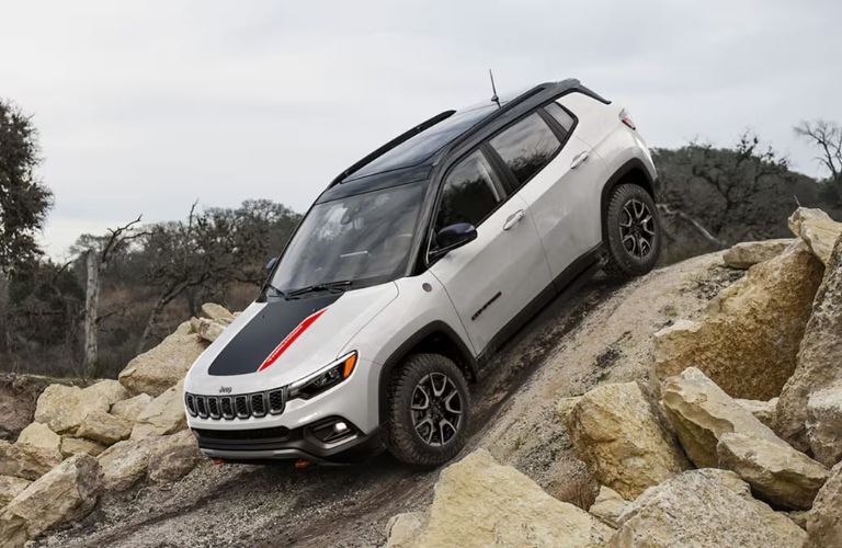 2025 Jeep Compass exterior front side view