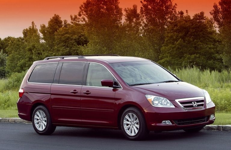 Side view of a 2005 Honda Odyssey