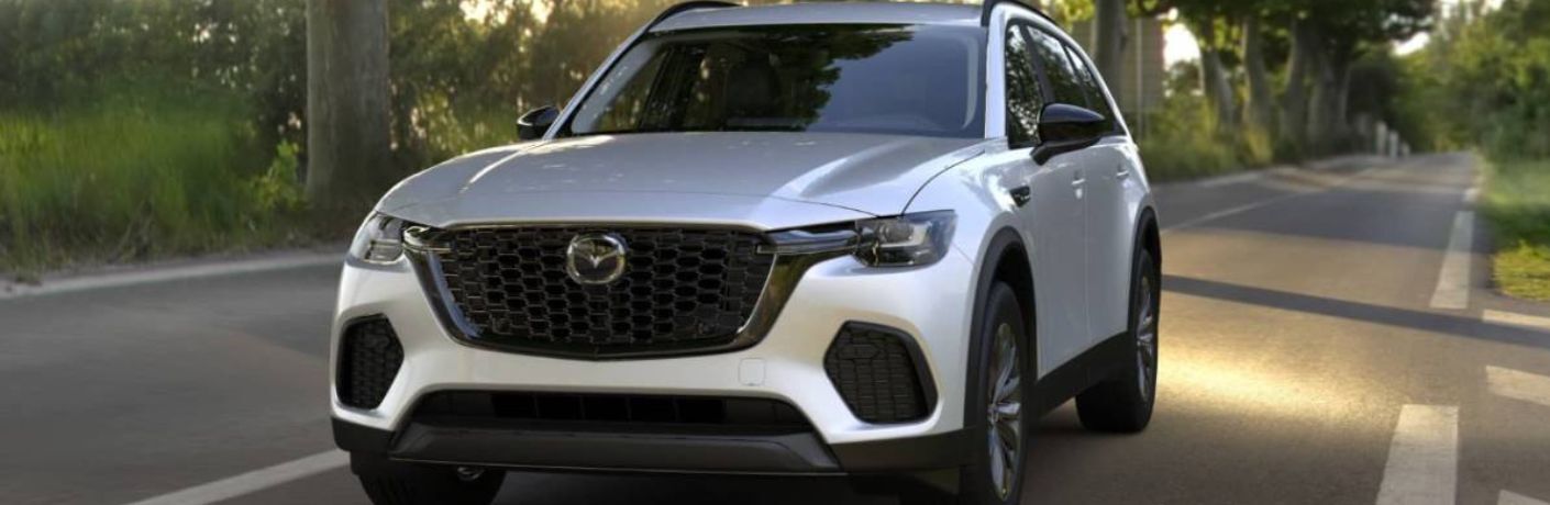 2026 Mazda CX-70 PHEV front and side view