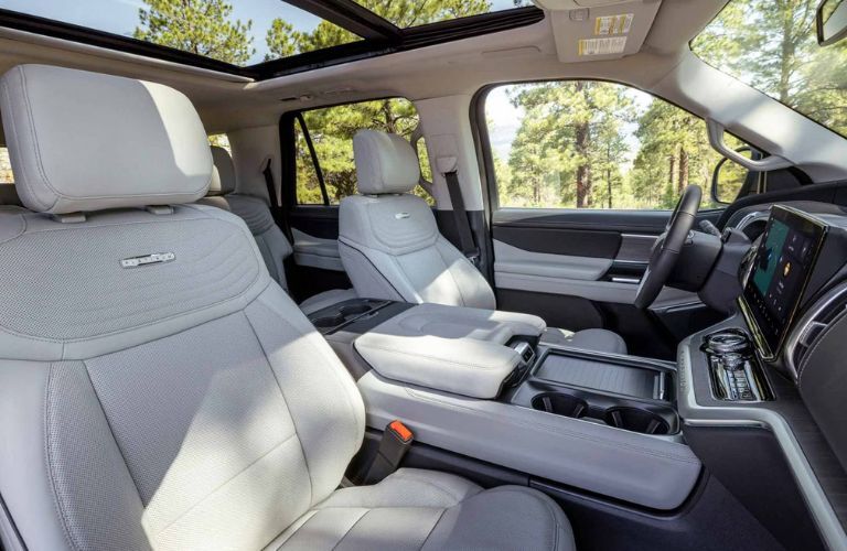 2025 Ford Expedition Platinum seating side view