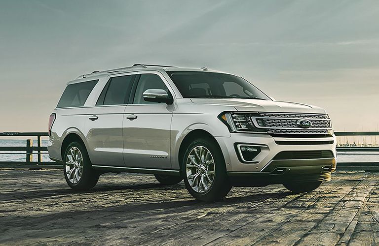 Profile view of 2019 Ford Expedition parked on boardwalk