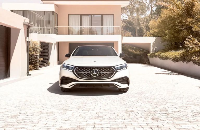 2025 Mercedes-Benz E 350 Sedan vs 2025 Mercedes-Benz E 350 4MATIC® Sedan